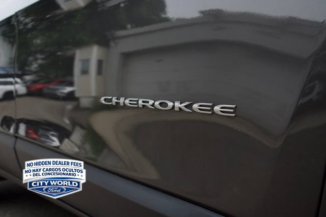 Used 2022 Jeep Cherokee Limited AWD/4WD image 8