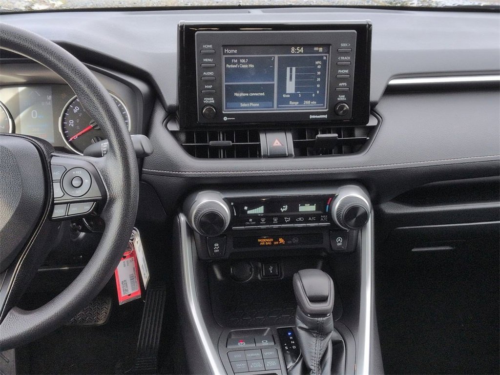 Used 2021 Toyota RAV4 LE image 17