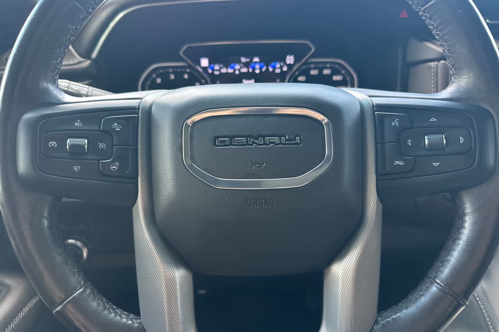 Used 2021 GMC Yukon XL Denali AWD/4WD image 25