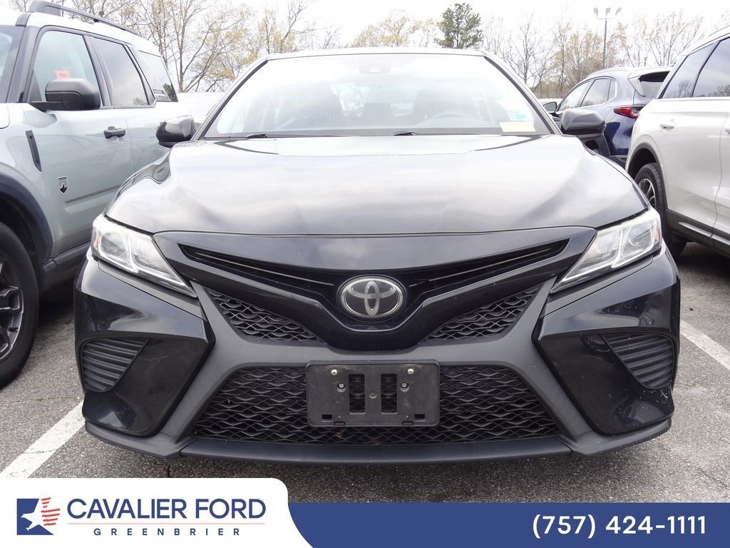Used 2019 Toyota Camry SE image 3