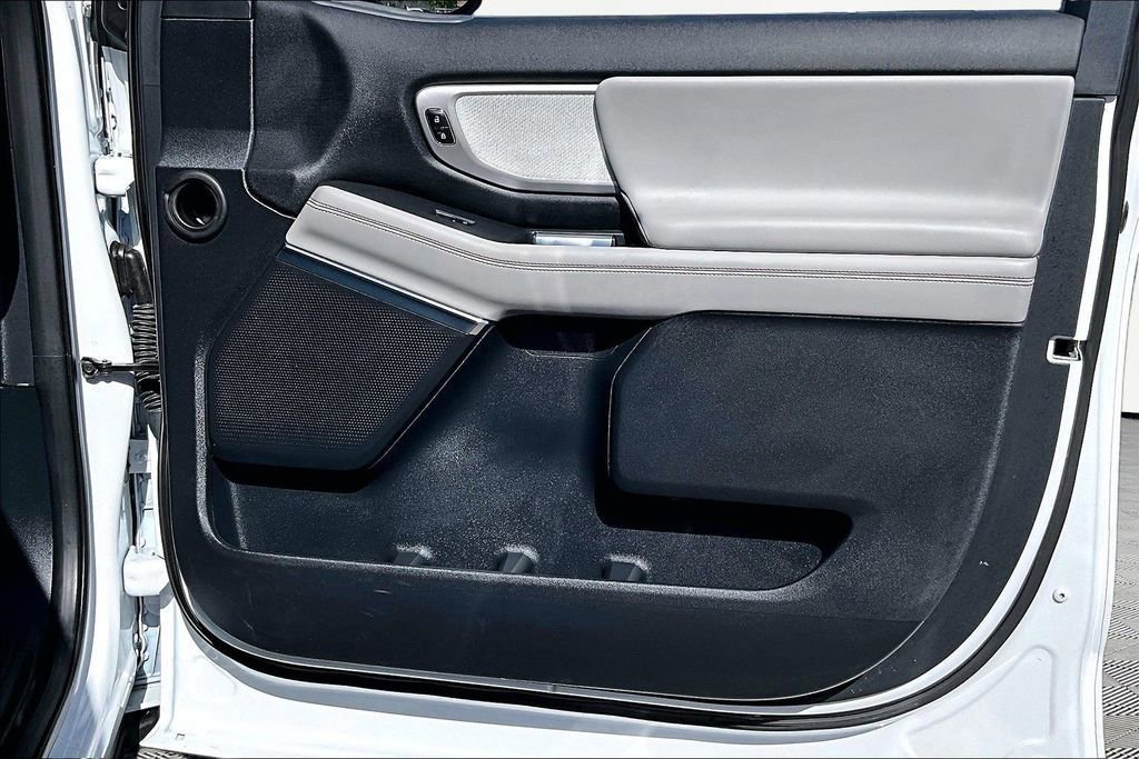 Certified 2025 Ford Expedition Active AWD/4WD image 24