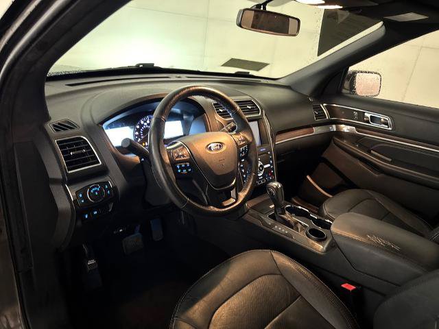 Certified 2019 Ford Explorer Limited w/ Class III Trailer Tow Package FWD image 6