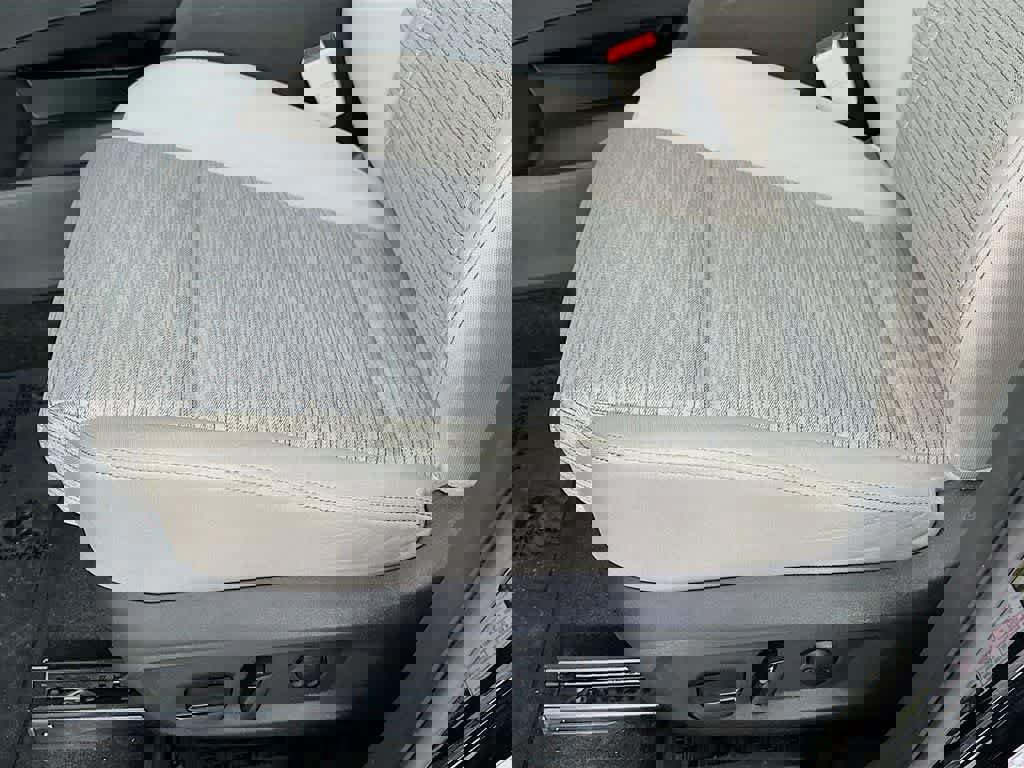 Used 2023 Nissan Rogue SV image 29