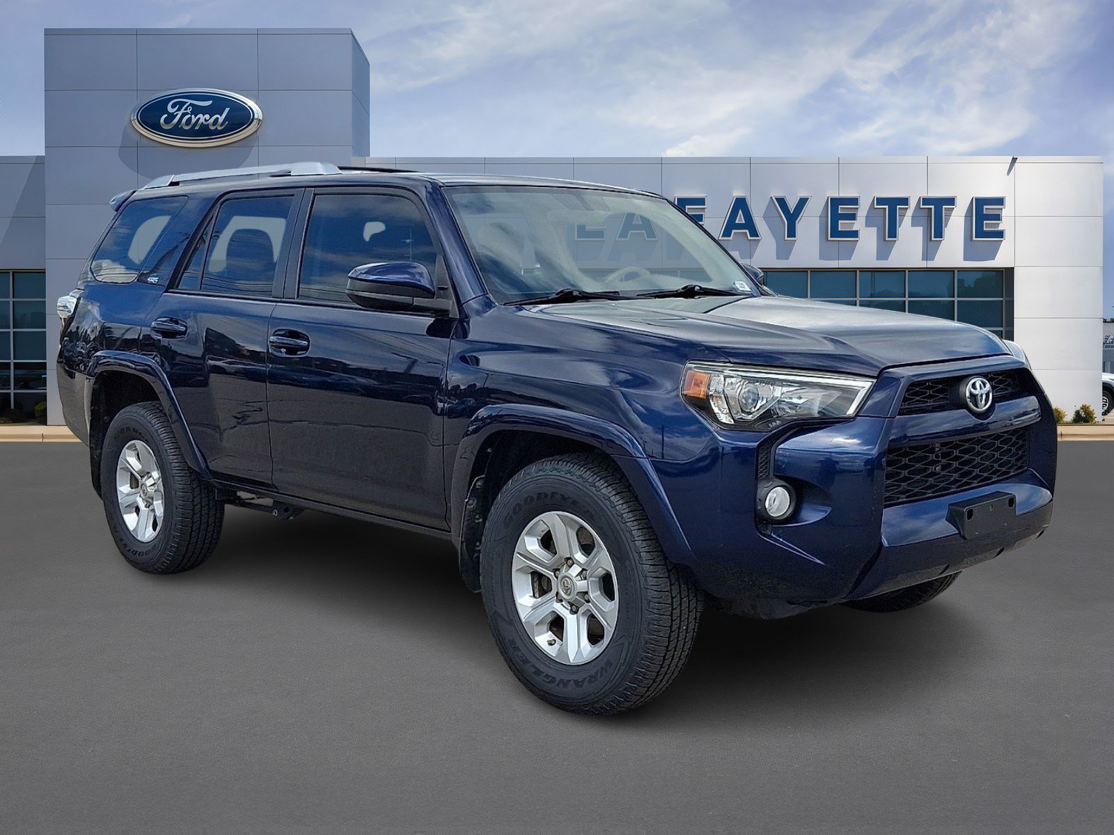 Used 2018 Toyota 4Runner SR5 RWD image 1