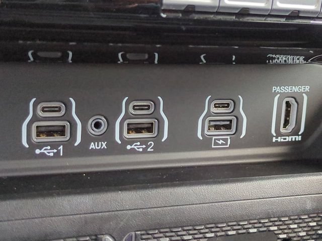 Used 2025 RAM 3500 Limited AWD/4WD image 26