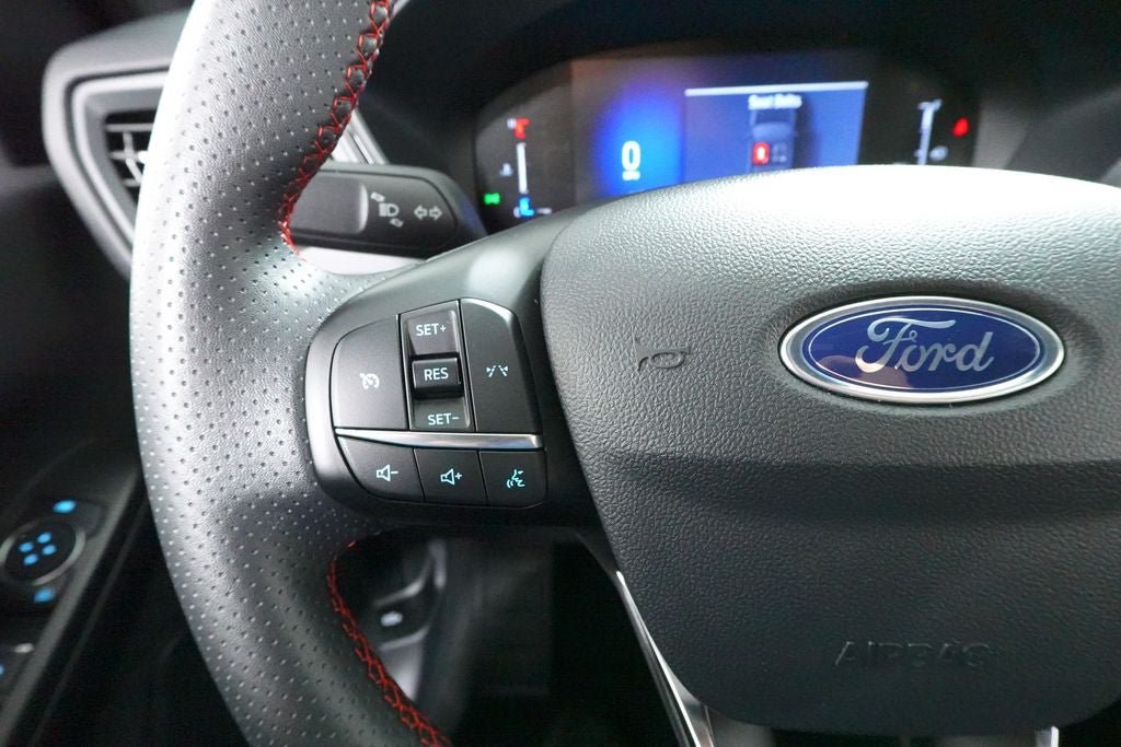 Certified 2025 Ford Escape ST-Line AWD/4WD image 13