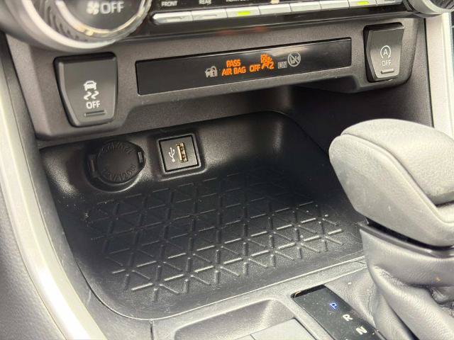 Used 2025 Toyota RAV4 XLE AWD/4WD image 29