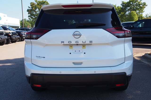 Used 2025 Nissan Rogue SV FWD image 6