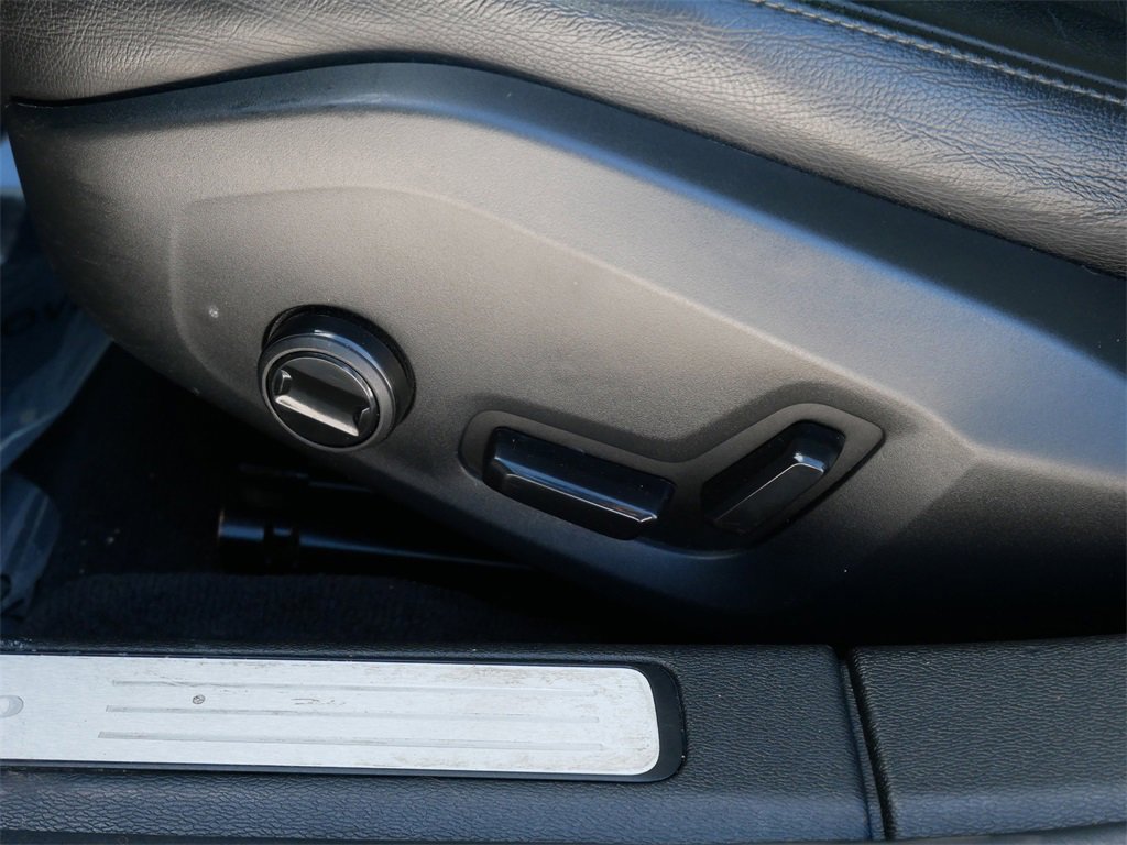 Used 2019 Volvo S60 T6 Momentum w/ Premium Package image 14