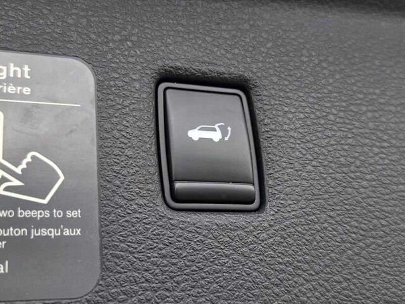 Used 2020 INFINITI QX50 Essential w/ Convenience Package FWD image 17