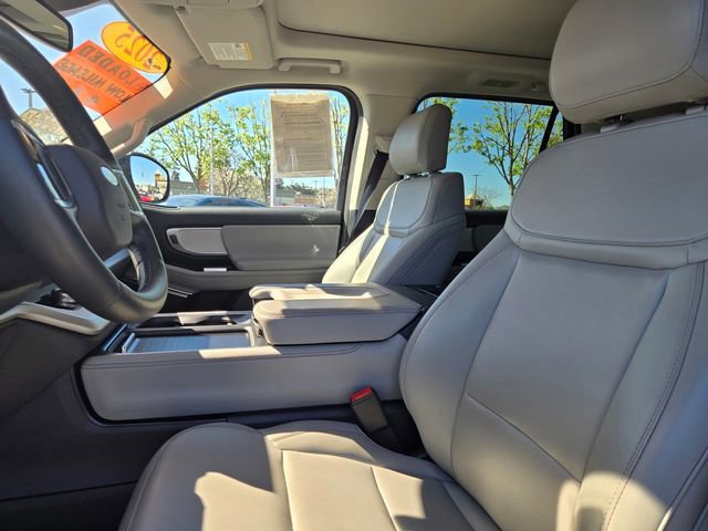 Certified 2025 Ford Expedition Active image 12