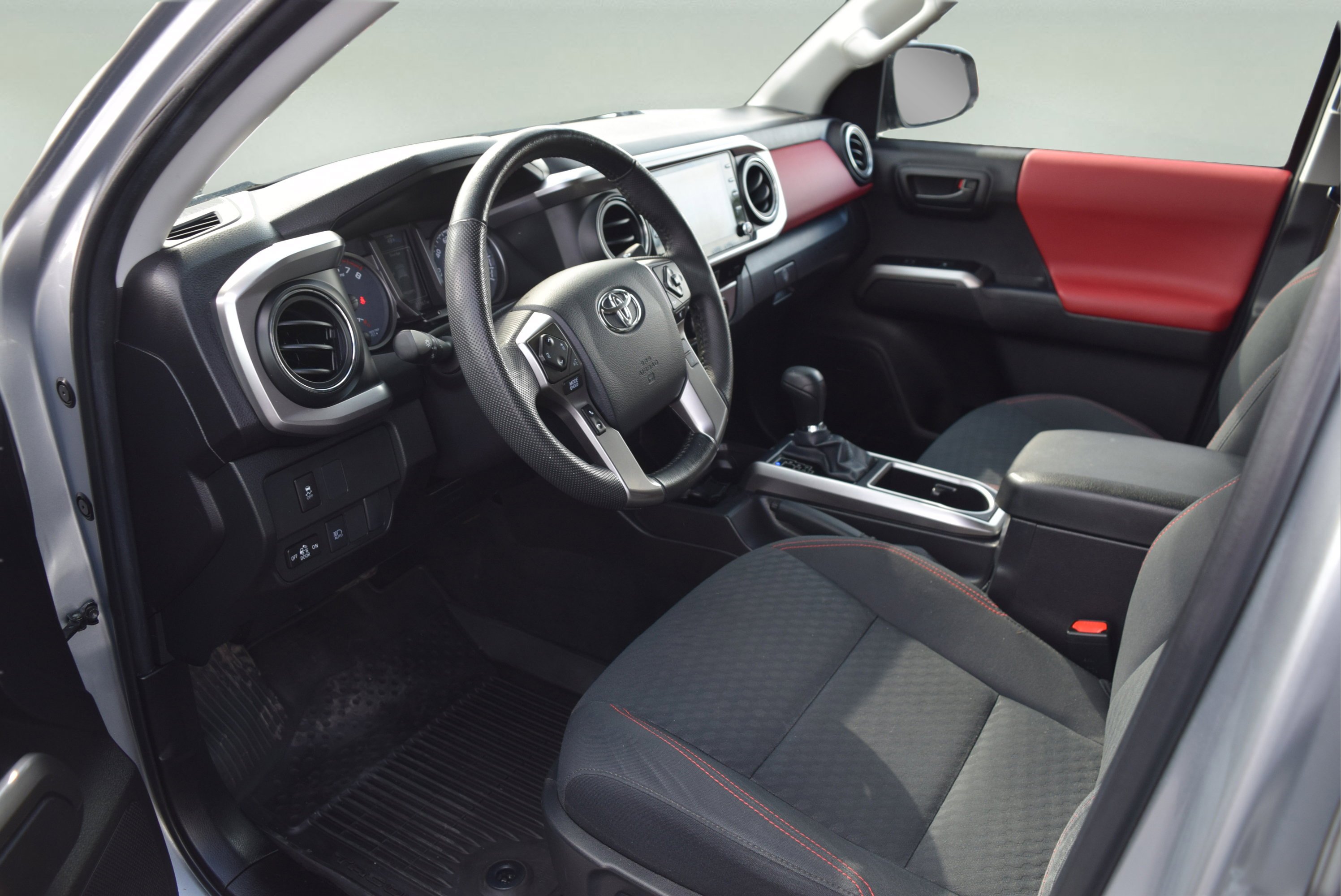 Used 2023 Toyota Tacoma SR5 AWD/4WD image 10