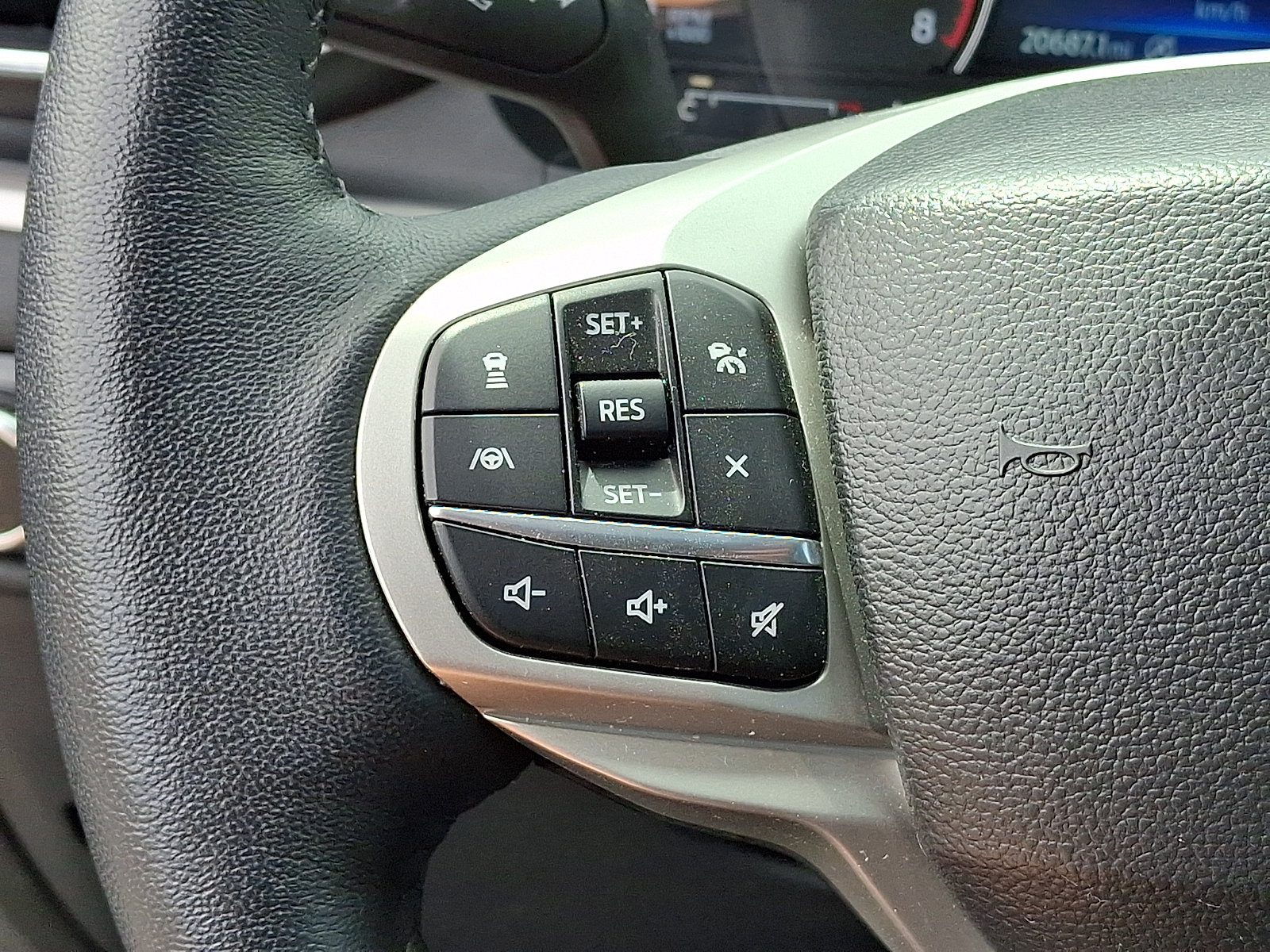 Certified 2023 Ford Explorer XLT w/ Equipment Group 202A AWD/4WD image 23