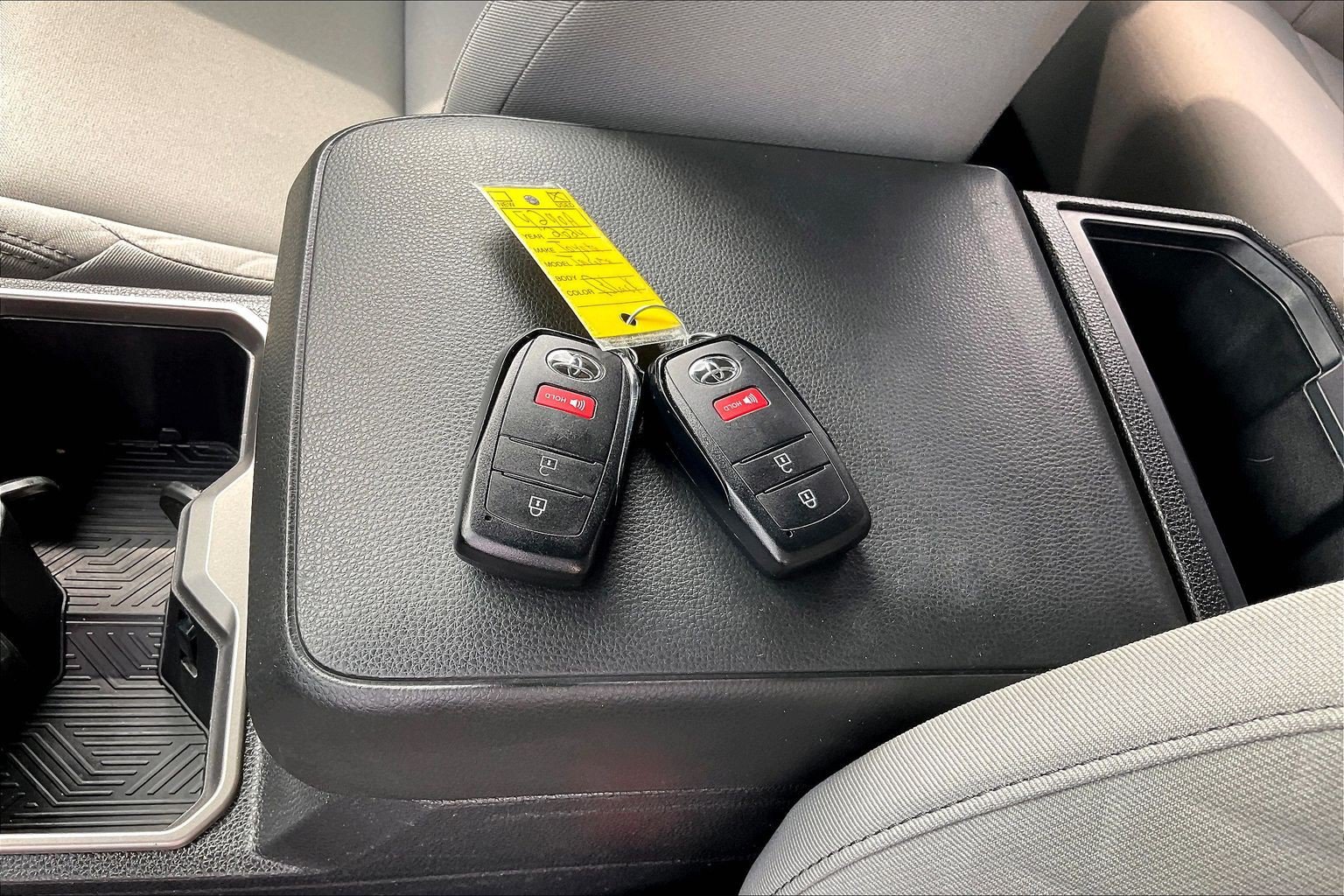 Used 2024 Toyota Tacoma SR5 AWD/4WD image 10