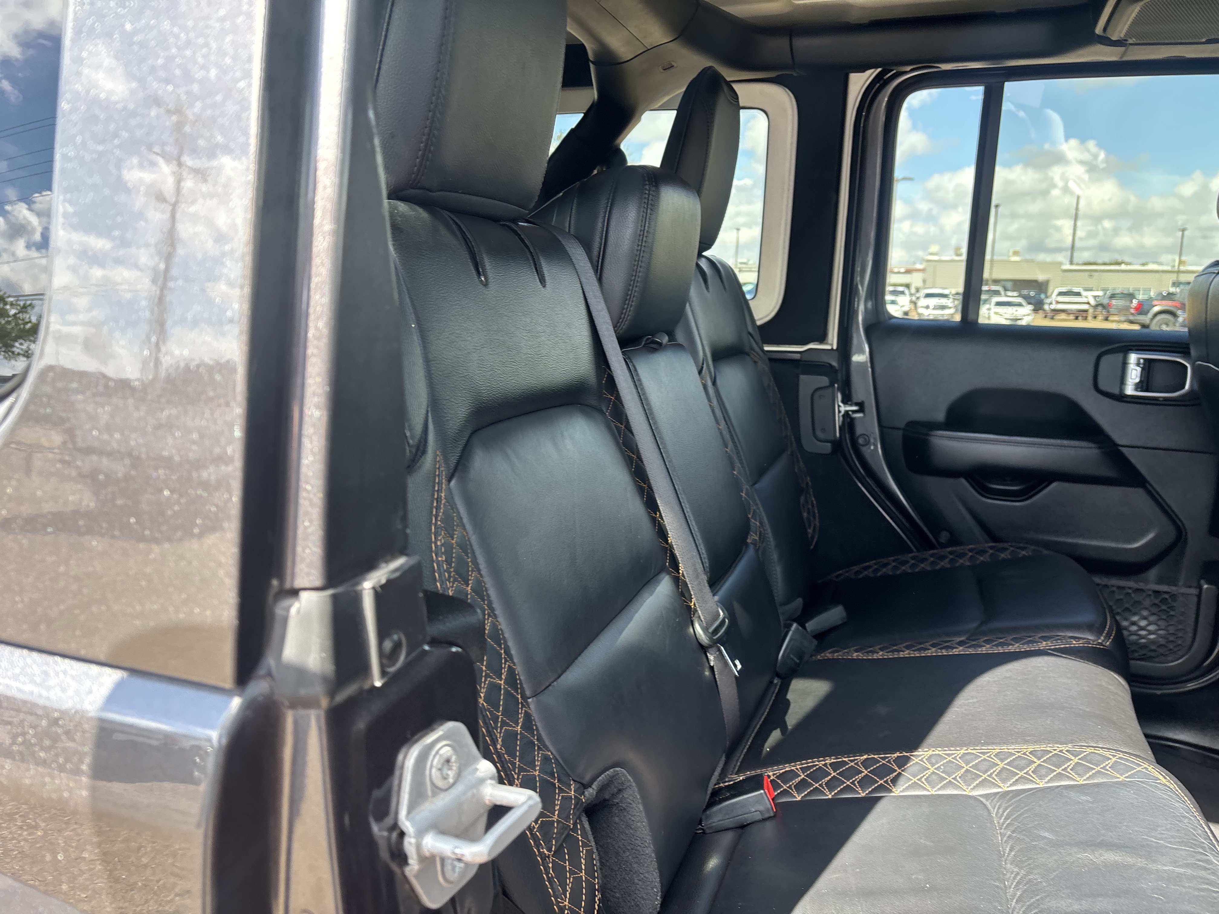 Used 2021 Jeep Wrangler Unlimited Sahara AWD/4WD image 20