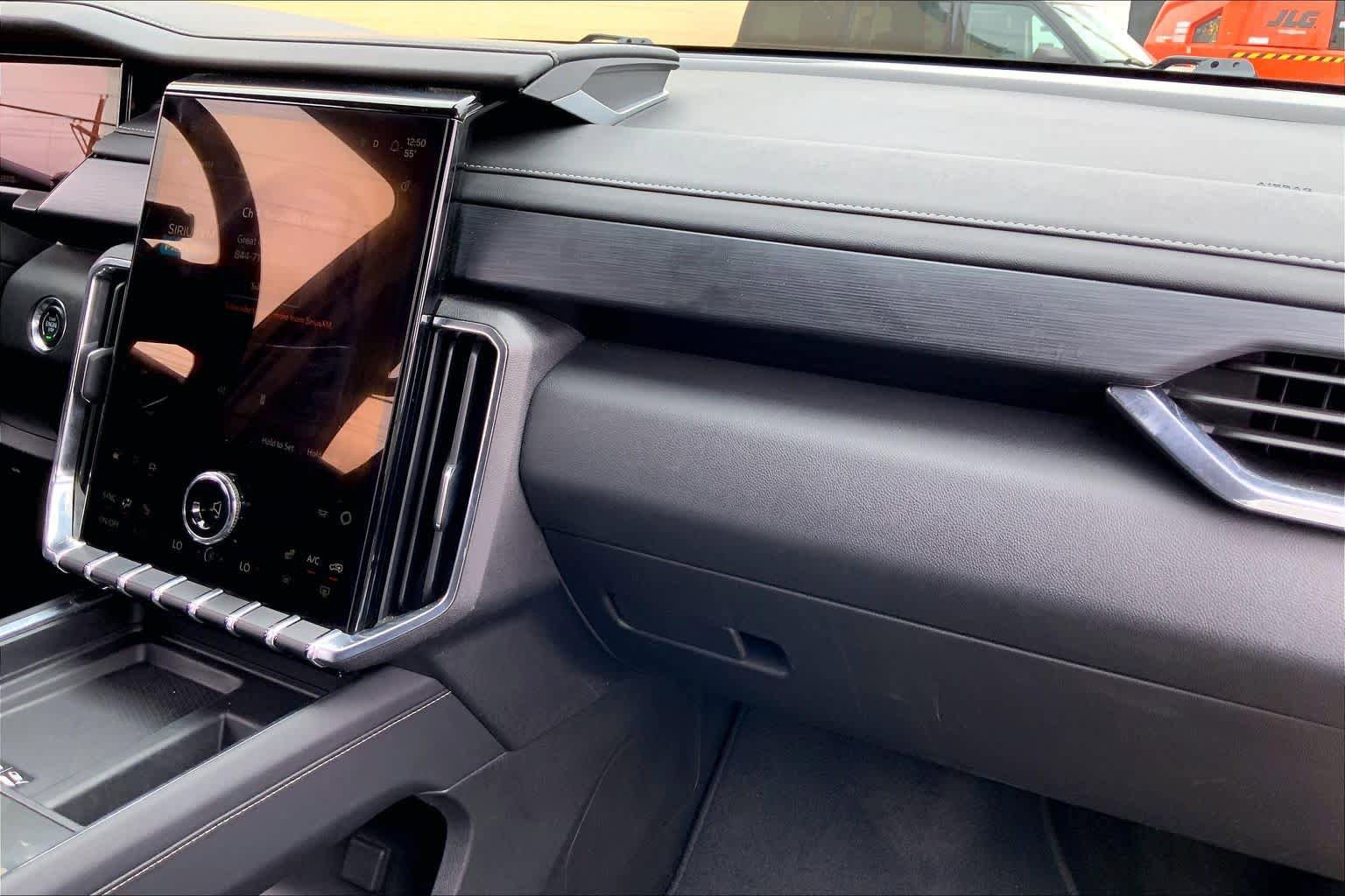 Used 2025 GMC Acadia Elevation FWD image 19