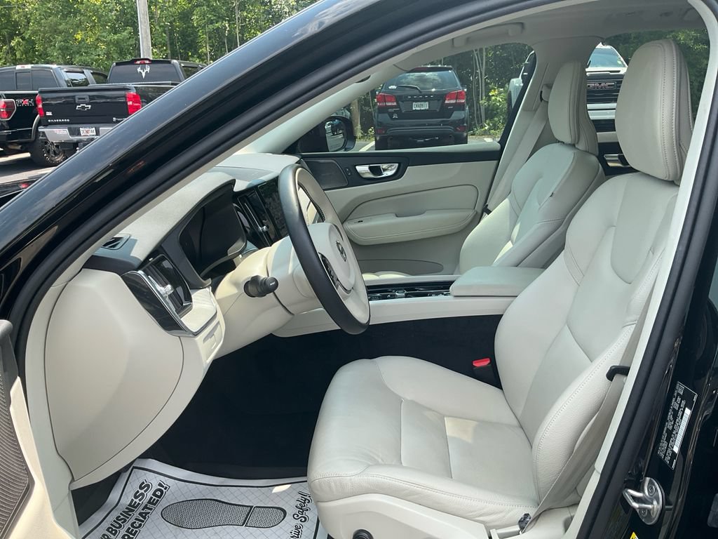 Used 2024 Volvo XC60 B5 Plus w/ Climate Package AWD/4WD image 16