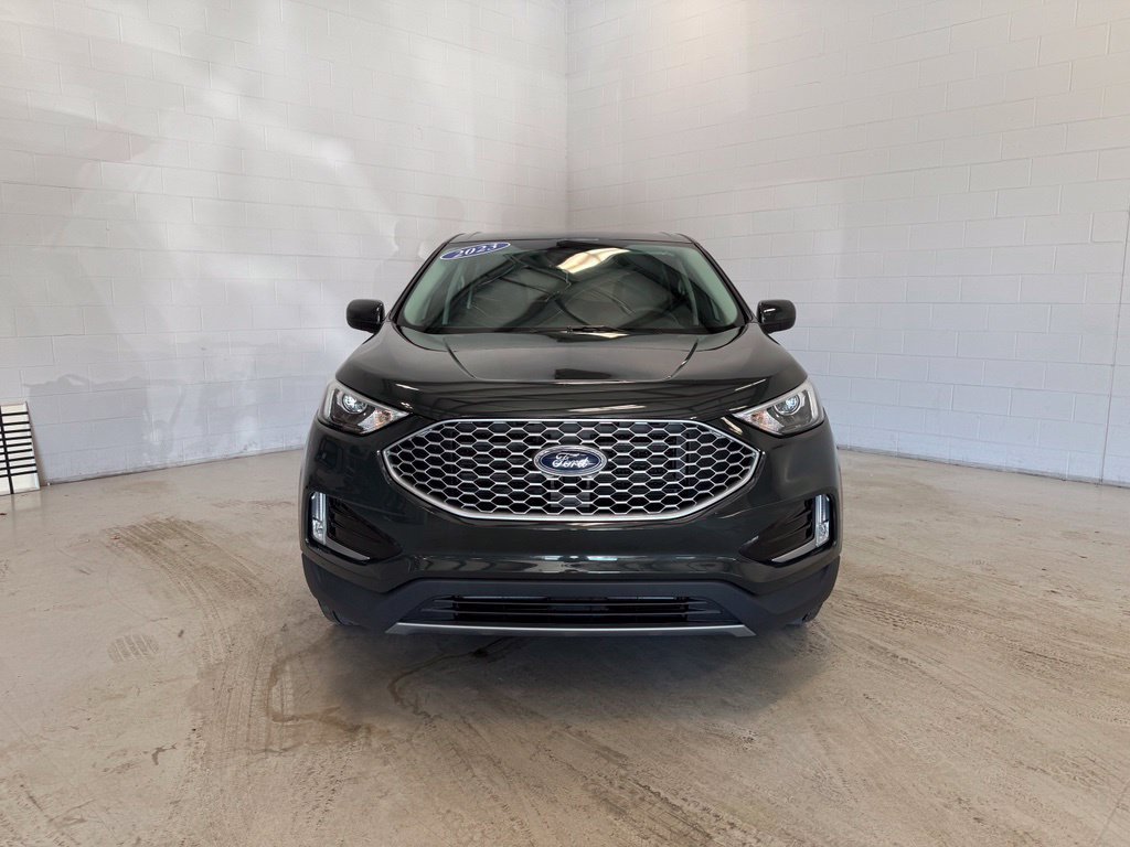 Certified 2023 Ford Edge SEL w/ Convenience Package AWD/4WD image 2