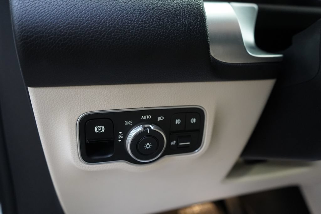 Used 2023 Mercedes-Benz GLB 250 4MATIC image 31