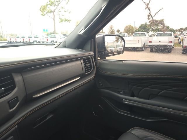 Certified 2024 Ford Expedition Platinum image 17