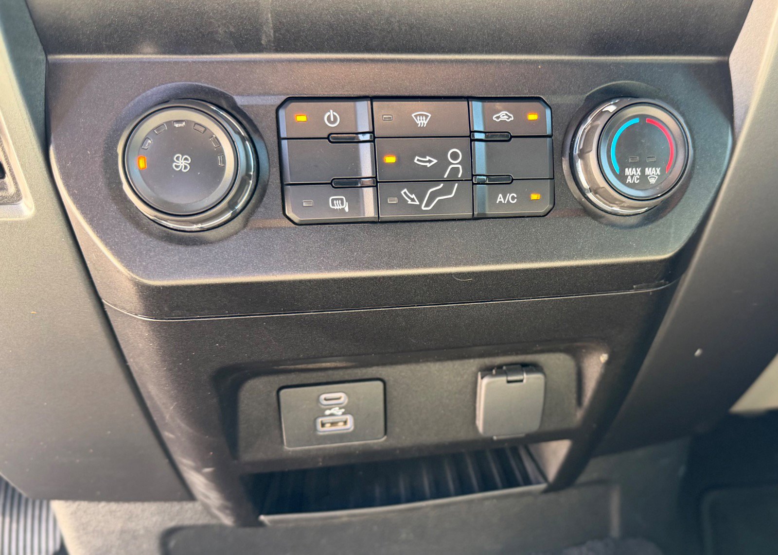 Certified 2021 Ford F550 4x4 Regular Cab Super Duty image 40