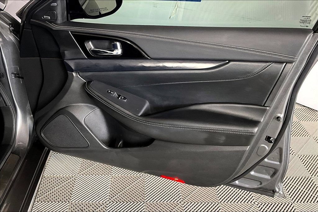 Used 2023 Nissan Maxima Platinum w/ Sport Mat Group FWD image 19