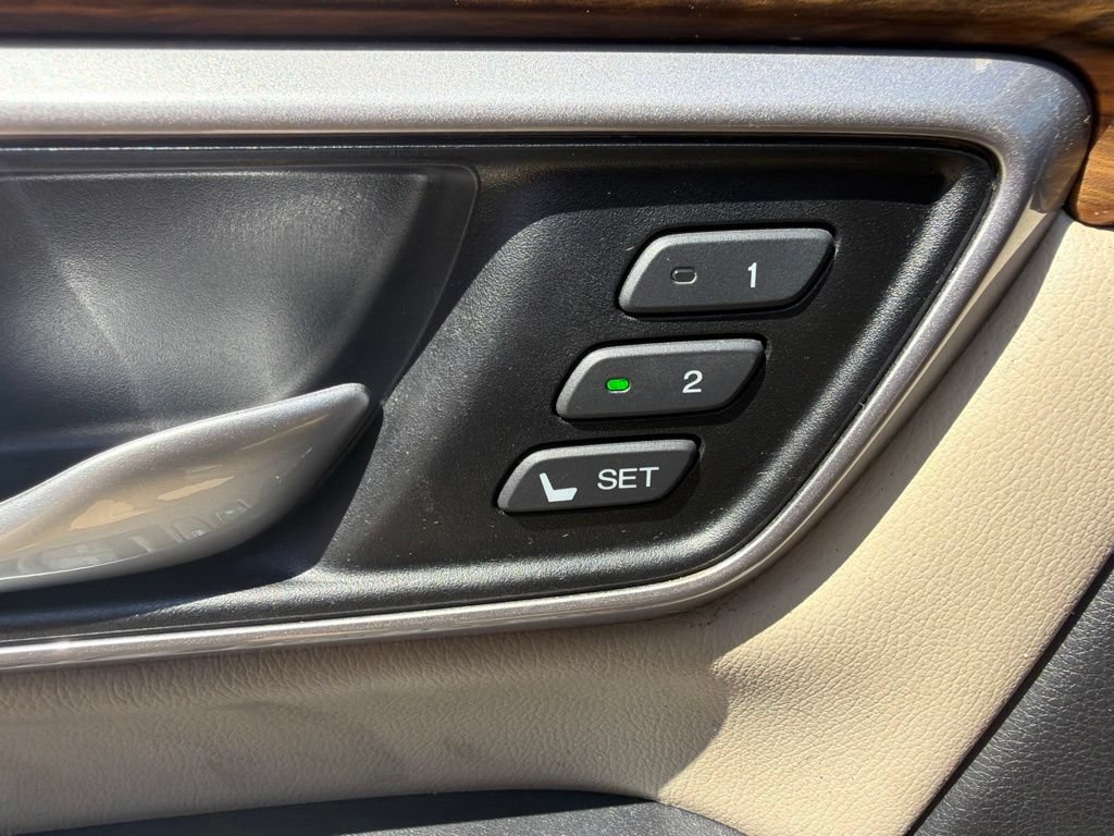 Used 2018 Honda CR-V Touring image 16