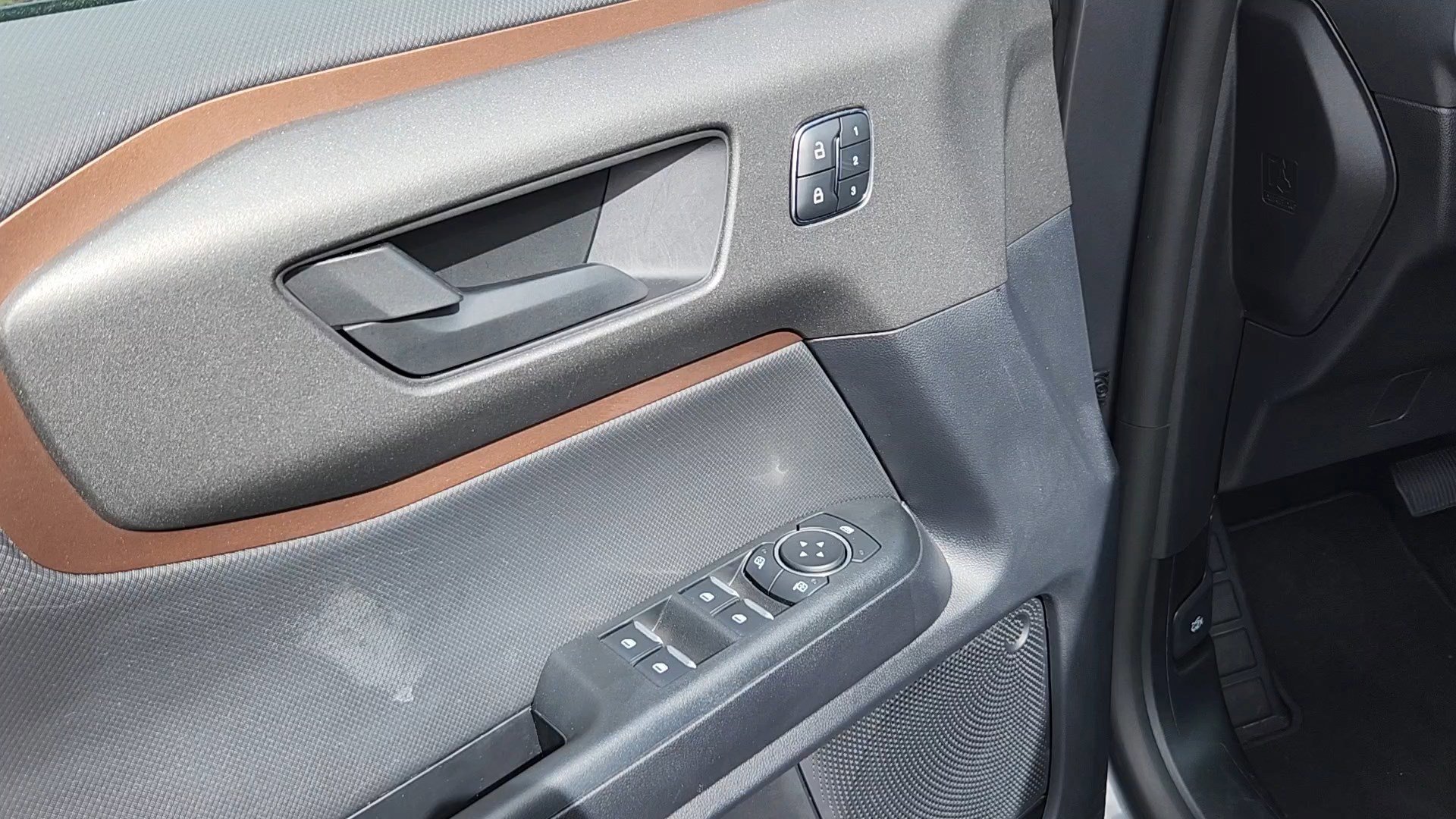 Certified 2025 Ford Bronco Sport Outer Banks image 8