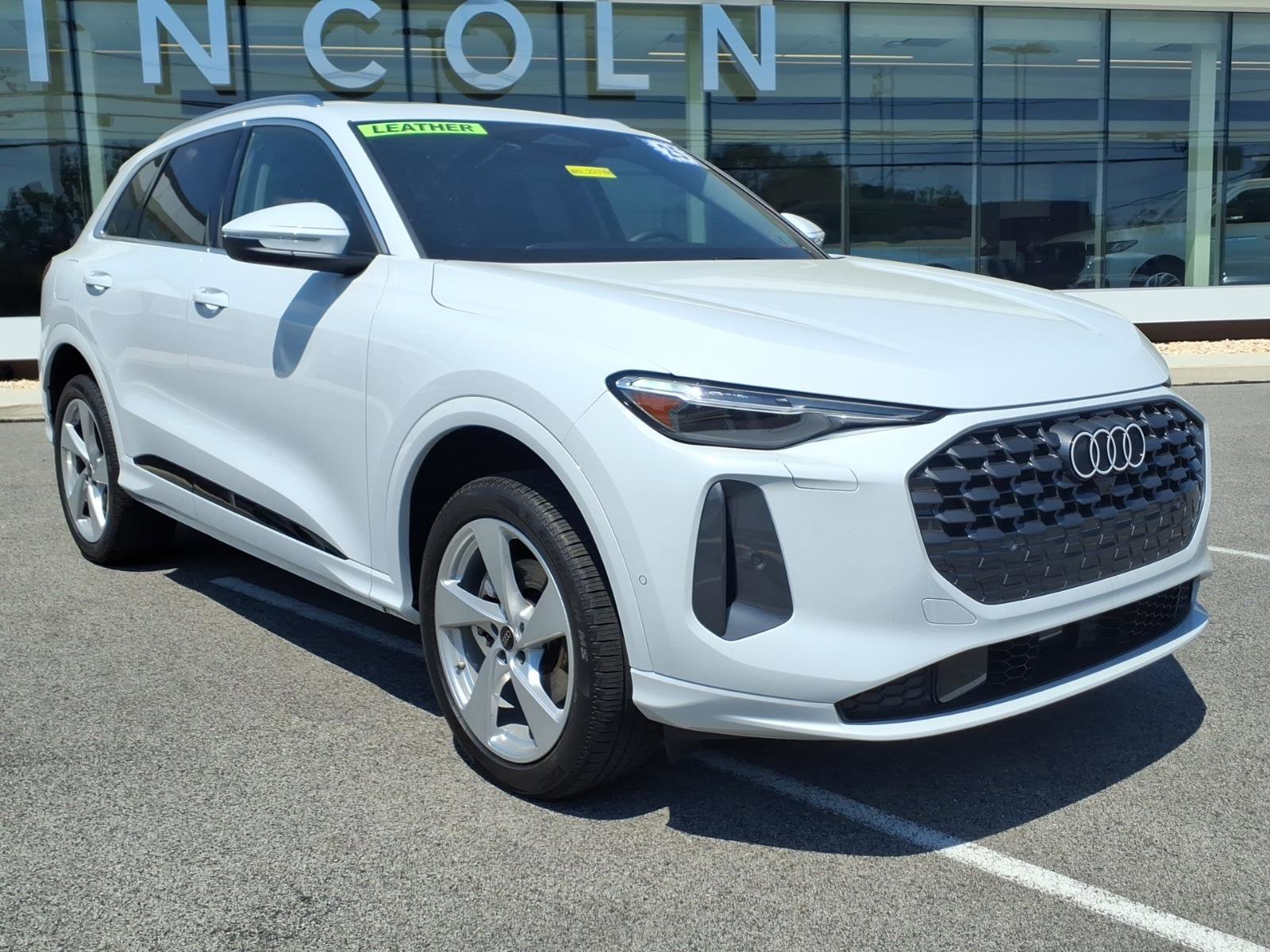 Used 2025 Audi Q5 Premium Plus AWD/4WD image 2