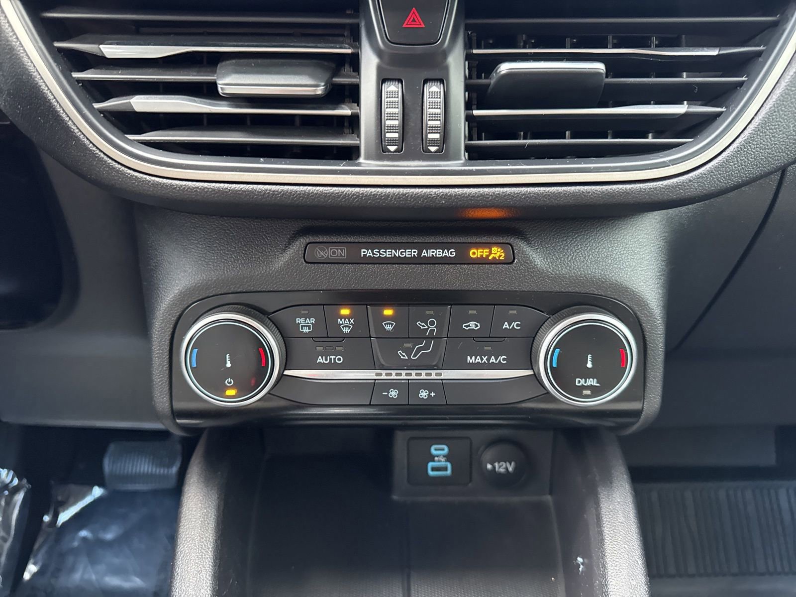 Certified 2022 Ford Escape SE image 33