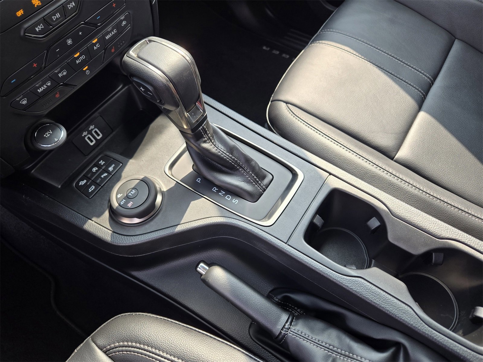 Certified 2019 Ford Ranger Lariat w/ Equipment Group 501A Mid image 18