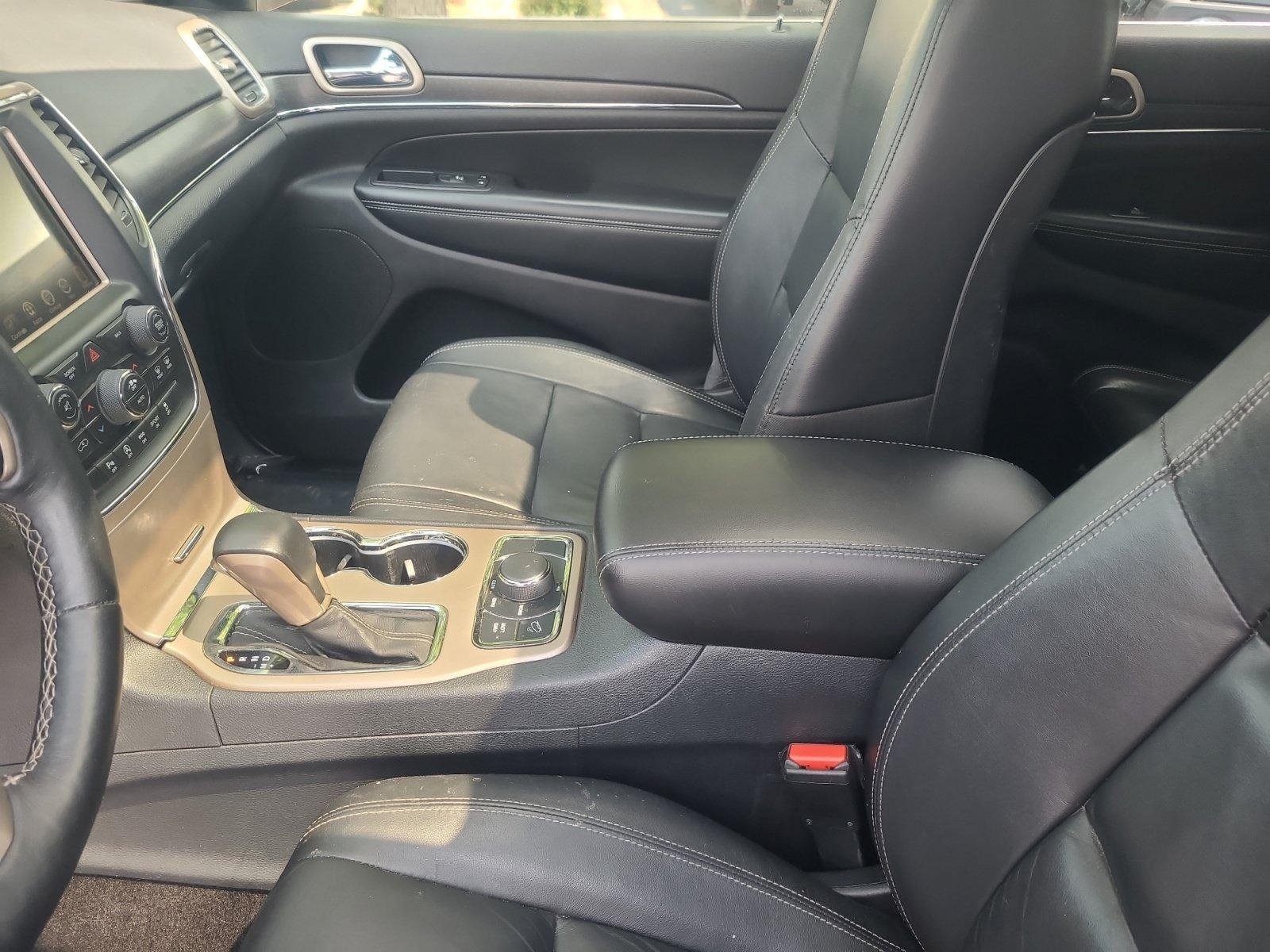 Used 2017 Jeep Grand Cherokee Limited AWD/4WD image 15