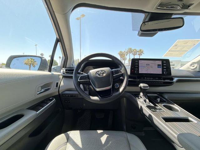 Used 2022 Toyota Sienna Limited AWD/4WD image 17