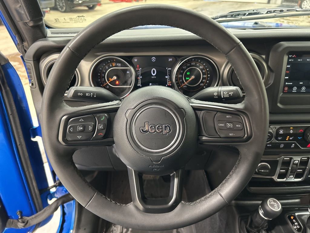 Used 2023 Jeep Gladiator Willys image 14