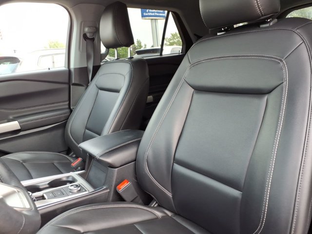 Certified 2024 Ford Explorer XLT w/ Equipment Group 202A AWD/4WD image 3