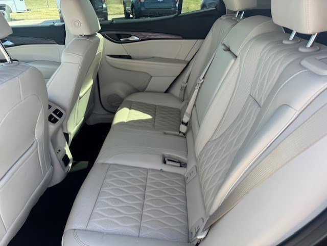 Used 2023 Buick Envision Avenir image 27