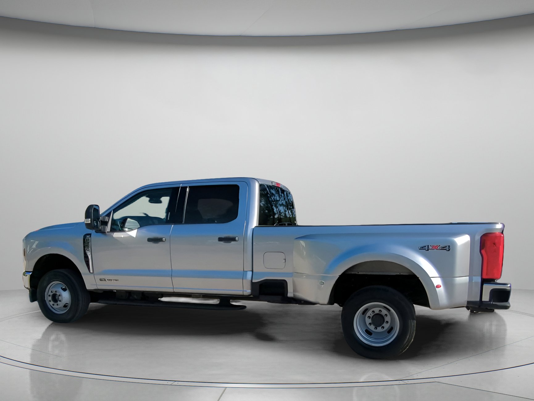 Certified 2024 Ford F350 XLT AWD/4WD image 18