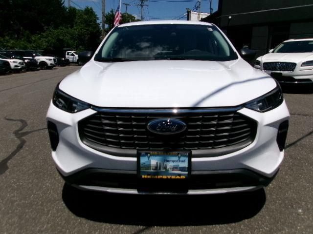Certified 2023 Ford Escape Active AWD/4WD image 2