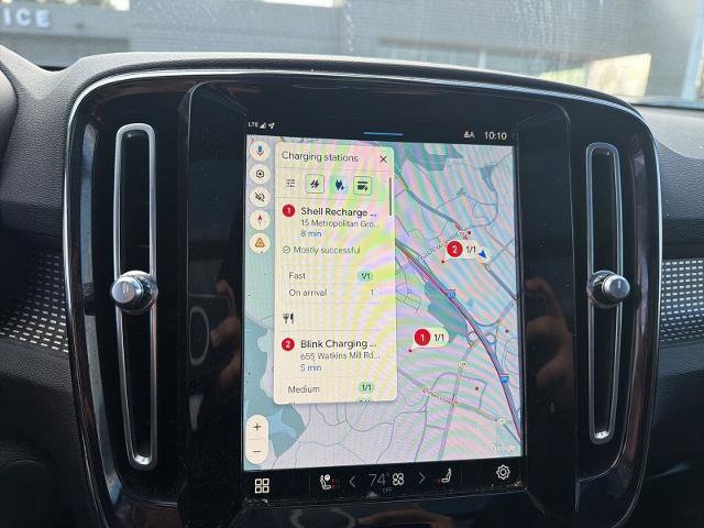 Used 2022 Volvo XC40 P8 Recharge Plus image 27