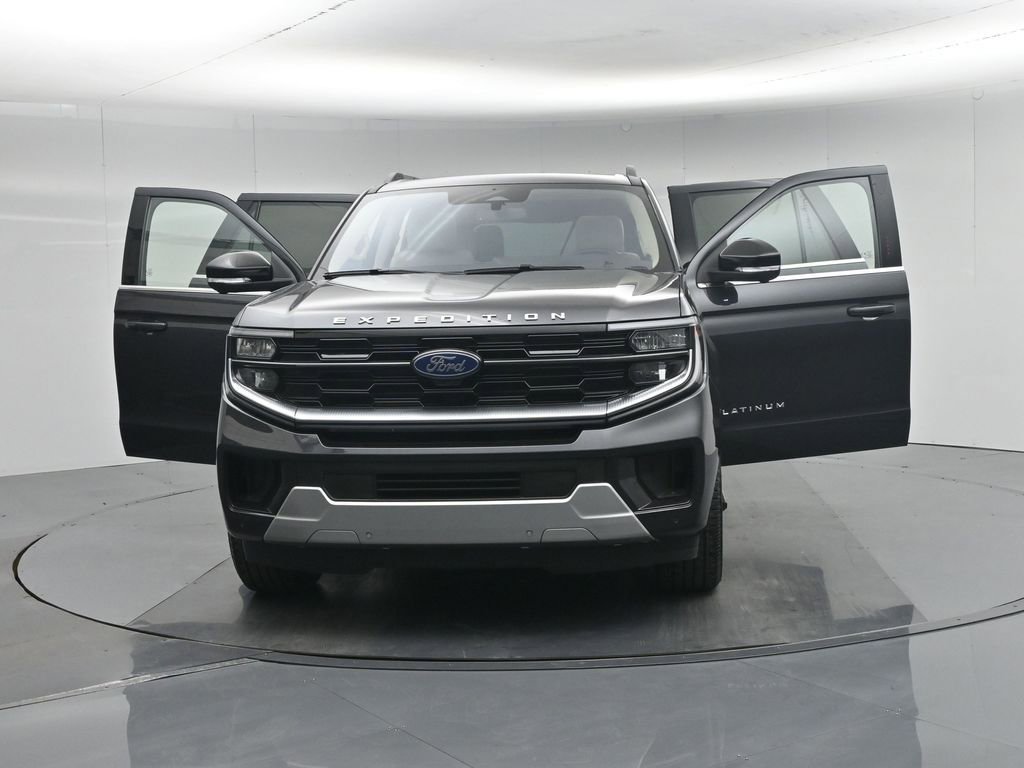 Certified 2025 Ford Expedition Platinum w/ Driver's Package AWD/4WD image 38