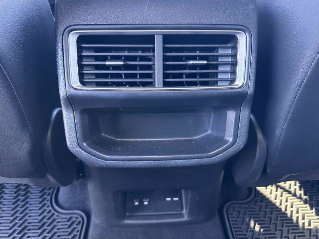 Used 2024 Volkswagen Atlas Cross Sport SE FWD image 16