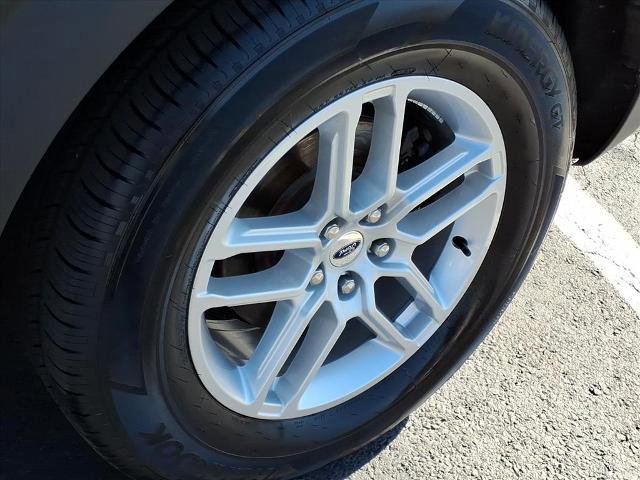 Certified 2025 Ford Explorer Active image 24