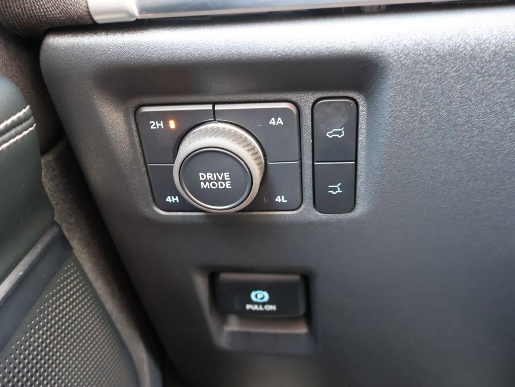 Certified 2025 Ford Expedition Platinum image 34