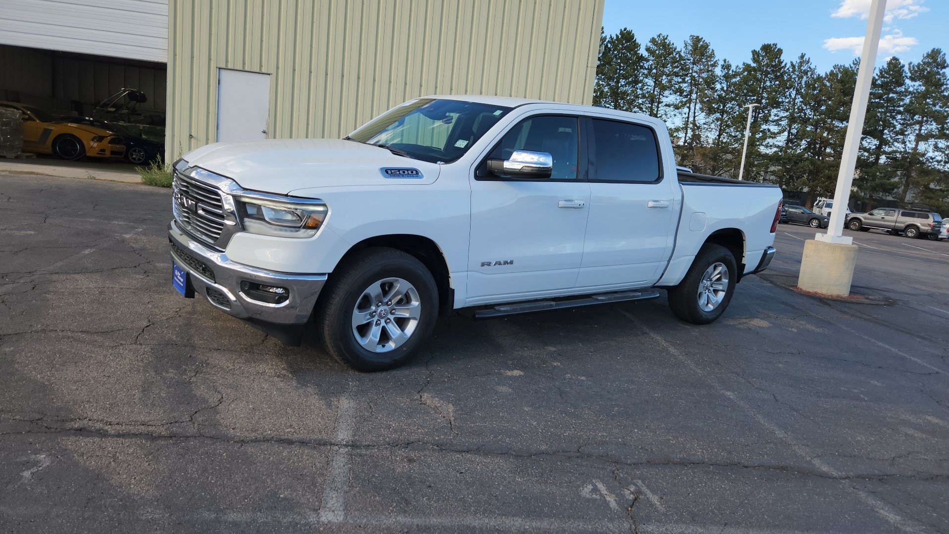 Used 2024 RAM 1500 Laramie AWD/4WD image 4
