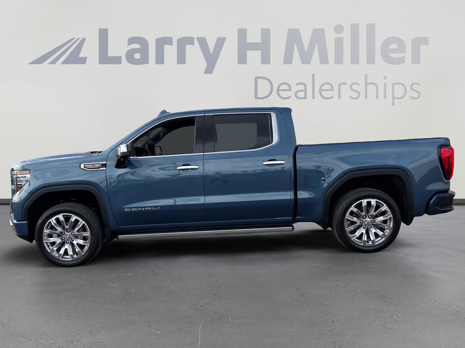 Used 2024 GMC Sierra 1500 Denali w/ Denali Reserve Package image 2