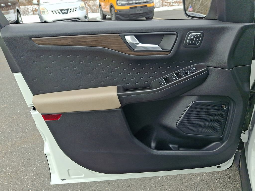 Certified 2020 Ford Escape Titanium image 12