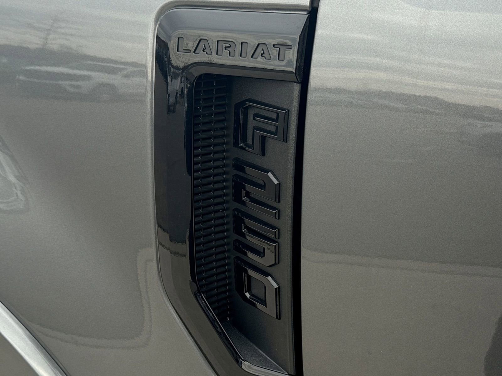 Certified 2022 Ford F250 Lariat w/ Tremor Off-Road Package image 27