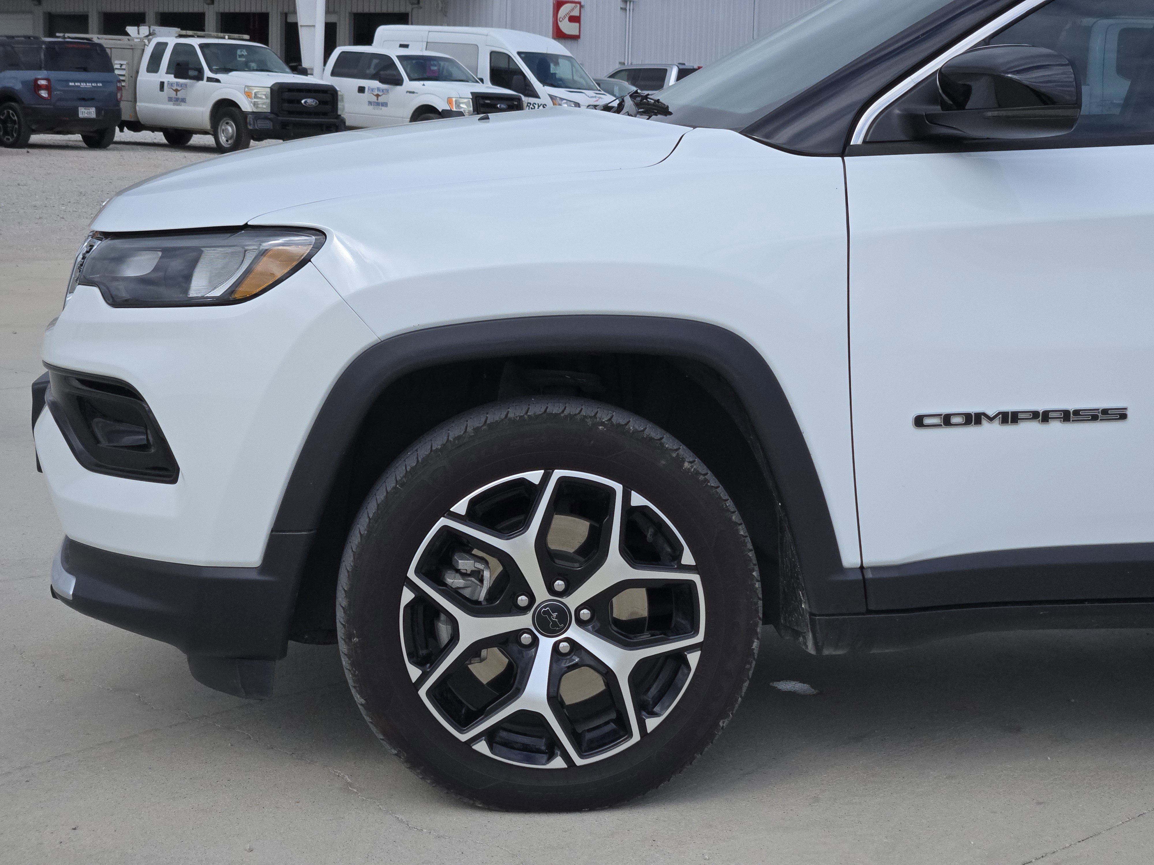 Used 2025 Jeep Compass Limited AWD/4WD image 8