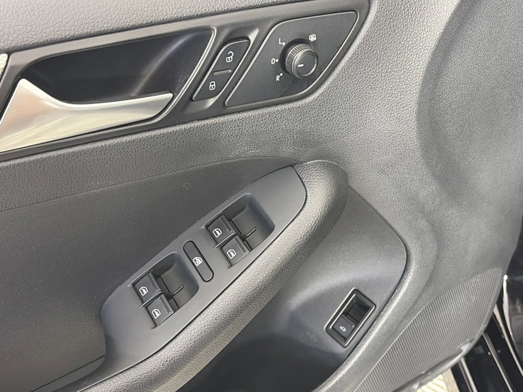 Used 2018 Volkswagen Jetta SE image 25