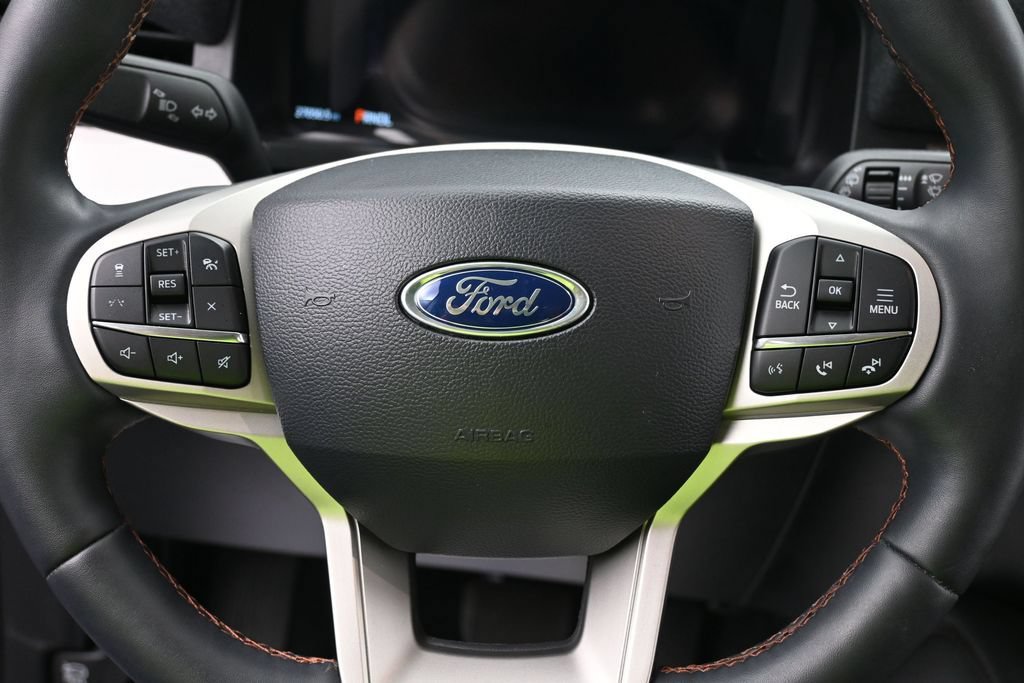 Certified 2025 Ford Explorer Active w/ Active Comfort Package AWD/4WD image 13